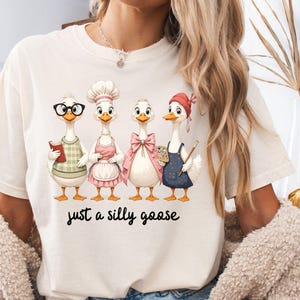 Dumme Gans auf dem losen Shirt, süßes Gans-T-Shirt, lustiges grafisches T-Shirt, dumme Gans-Hemden, Komfortfarben-T-Stück, Tierliebhaber-Geschenk