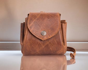 Handmade Leather Dice Bag for Dungeons and Dragons Full Grain Leather Dice Storage Pouch gift for DnD players. Gift for mom  mother&#39;s day