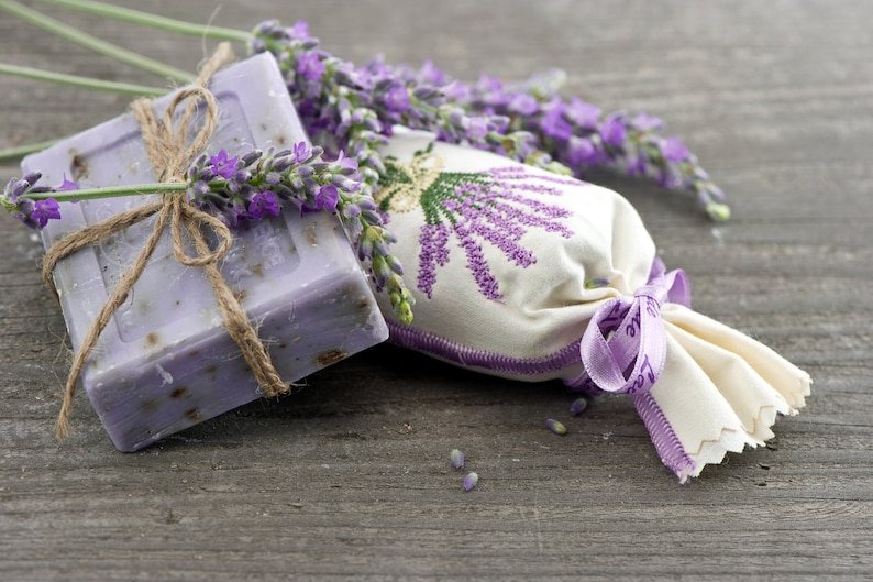 Dried French Aromatic Lavender Flowers Certified Organic Buds Petals soap toss me bags DIY your own lavender sachets wedding favors