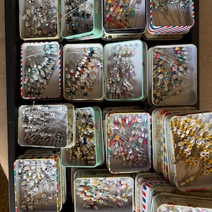 Alphabet and numbered quilt pins