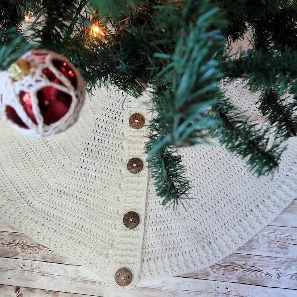 Winter Sweater Tree Skirt Crochet Pattern