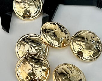 Pack of 7 25mm (1”) gold coloured  shank buttons. Vintage retro style. Faux metal. Blazer coat jacket buttons. R16