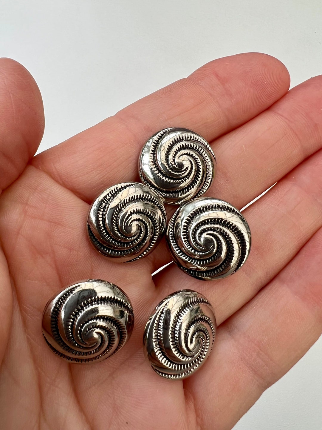 Shell Button Silver 6 X 20mm (approx) Silver Shell Shank Plastic Buttons. Vintage Retro ...