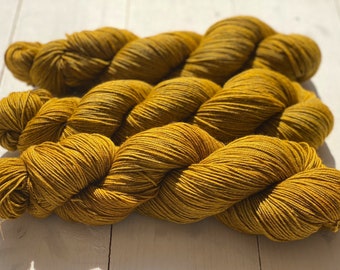 Merino yak nylon in a 70/20/10 blend 4 ply fingering yarn 100g - approx 400 metres.hand dyed. GOLD