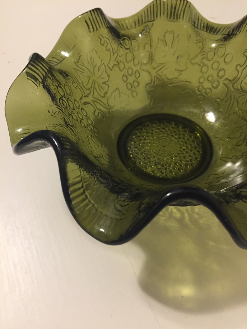 Vintage Small Green Fenton Glass Ruffled Bowl with Grape Etsy