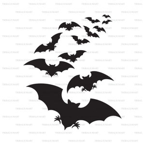 Puede incluir: Ilustraciones de siluetas negras de murciélagos en varios tamaños y poses. Los murciélagos se representan con las alas extendidas, creando un tema de Halloween dinámico y espeluznante. El fondo es blanco con el texto "TRIBALIUMART" repetido.