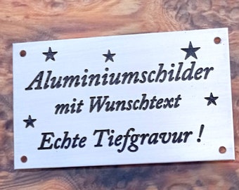 Metallschild aus Aluminium personalisiert mit Wunschtext (echte Tiefgravur), wetterfest.