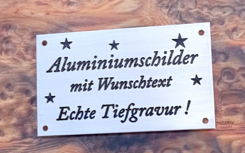 Metallschild aus Aluminium personalisiert mit Wunschtext echte Tiefgravur, wetterfest. Bild 1