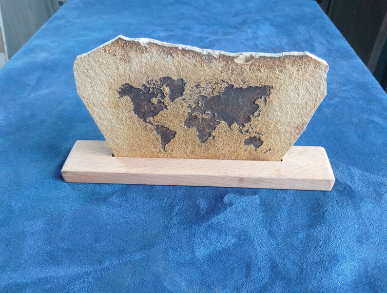 Stone plate with engraved world map, beech wood base table decoration unique piece image 1