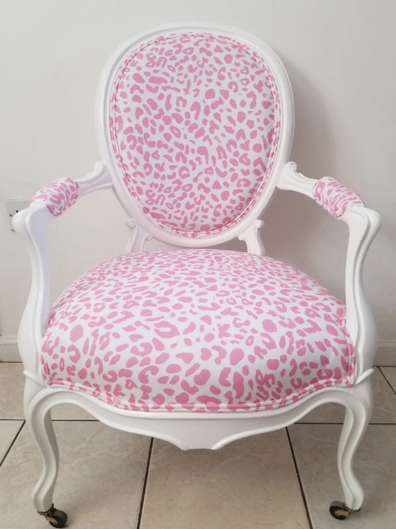 Pink leopard print chair deals