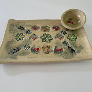 Keramik Fülle Serviertablett, Keramik Teller mit Granatäpfeln und 7 Arten, handgefertigte Servierschale,Judaica jüdischen Geschenk,israelische Kunst.