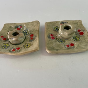Keramik 2 Kerzenhalter Set, Judäa Kerzenhalter, Keramik, Shabbat jüdischen Geschenk, israelische Jejuda Kunst, Sinnvolles jüdisches Geschenk.