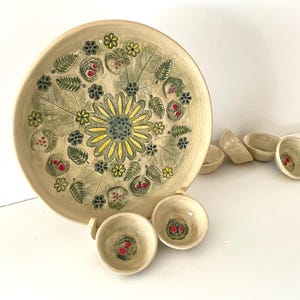 Keramik Servierteller und 6 Schalen Set, Mittelstück Platte mit 7 Arten Dekoration, Jedaica Rosh Hashanah Tablett, Israelisches Geschenk.