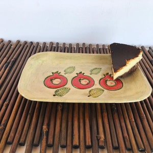 Granatapfel-Keramiktablett, Keramik-Servierplatte, jüdische Feiertage Geschenk, Judäische Keramikplatte aus Israel, jüdisches bedeutungsvolles Geschenk.