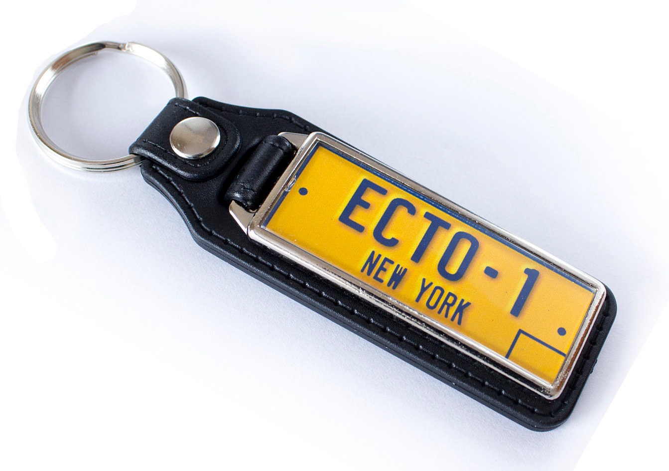 Cool Ghostbusters License Plate Ecto-1) Medallion Keyring - Main Image