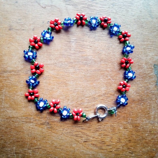 Blue and Red Daisy Chain