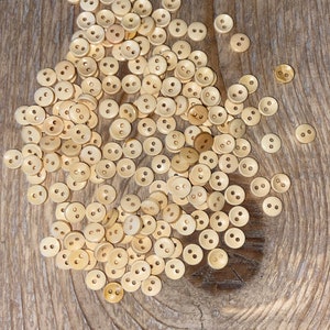 20 wooden buttons buttons natural 9 mm / button for sewing on / crafts / sewing / ideal for doll clothes