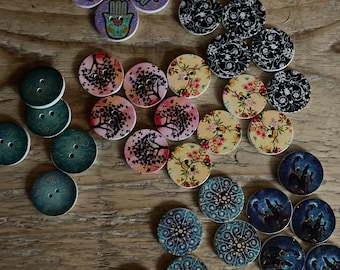 Natural Wooden Buttons / Round Buttons / 2 Holes Sewing / Button 20 mm