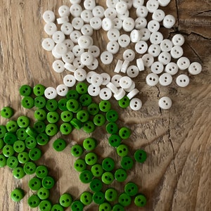 Mini buttons 6 mm for sewing on / button / green and white / doll making / decoration / ideal for doll clothes