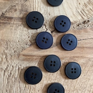 9 buttons black / sustainable / button to sew on / blouse button / shirt button