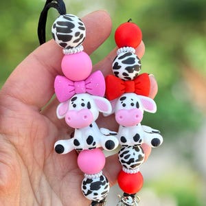 Cute cow with bow beaded lanyard, cow BREAKAWAY beaded lanyard, cow gift for teacher, teacher appreciation, personalized beaded cow lanyard