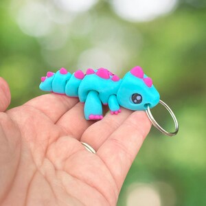 Cute blue T-Rex keychain, cute dinosaur keychain, 3D printed articulated dino keychain, dinosaur gifts for her, dinosaur fidget keychain
