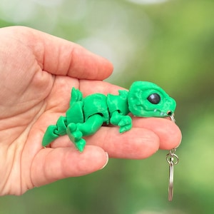 Green 3D Printed T-Rex Keychain: Articulated Dinosaur Fidget