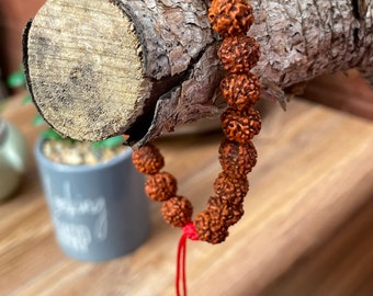 Bracciale Rudraksha da polso Mala 8 mm / Shiva Japa Mala / Fatto a mano in Nepal / Ideale come regalo