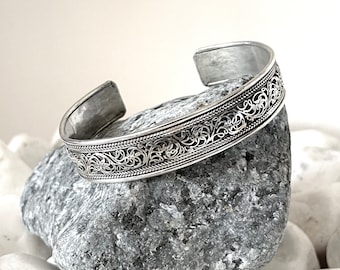 Floral Handmade Tibetan Bracelet - Nepalese Bracelet - Hippie Boho Bracelet - Ethnic Cuff Bracelet - Ideal for Gift