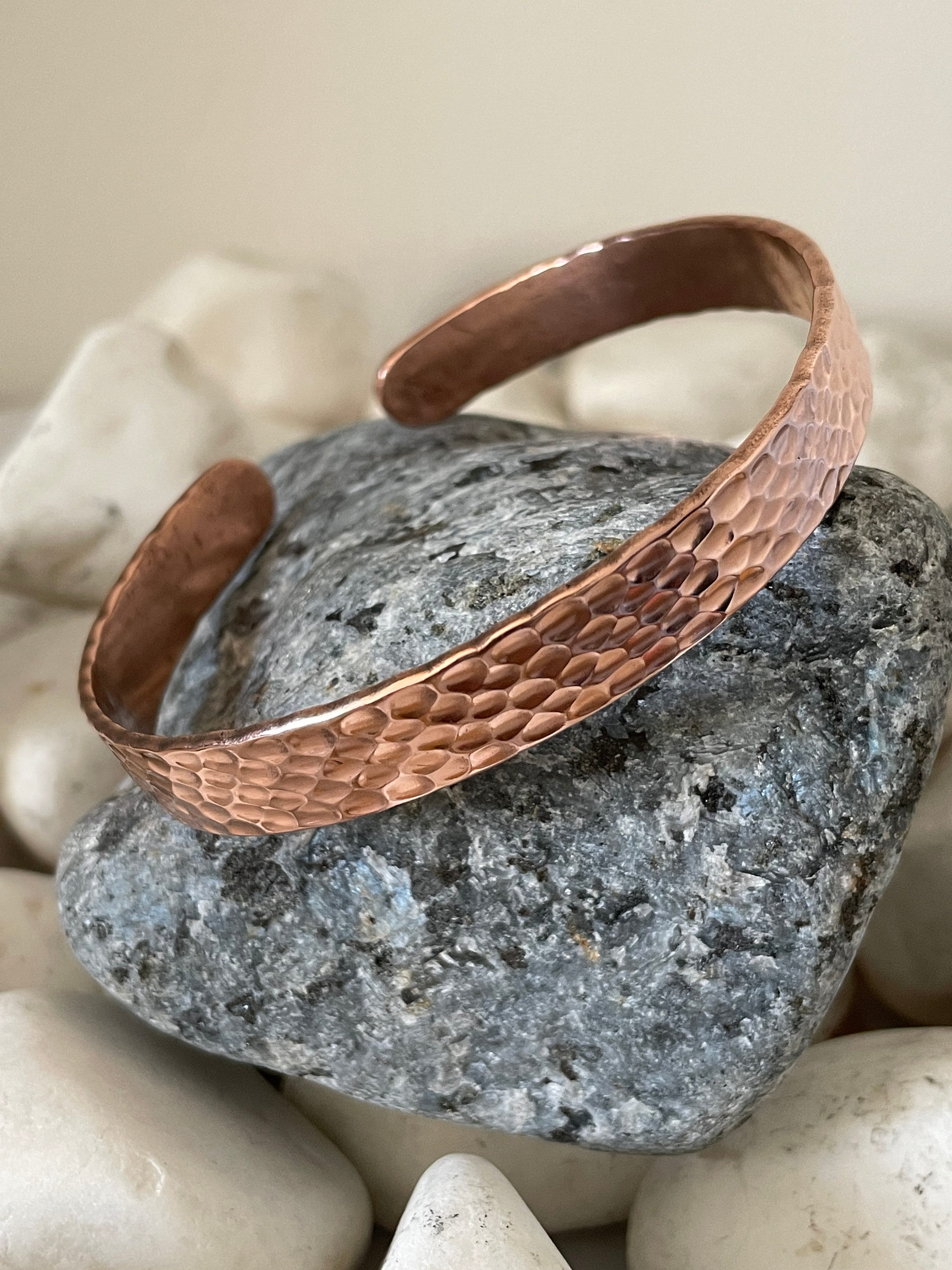 Naga, India. Bracciale In Piattina Di Rame Attorcigliato Ed Inciso - Foto 6