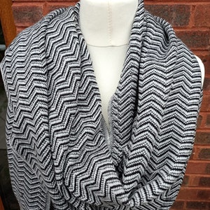 Beautiful Handmade Thick Wool Stole Scarf Shawl Wrap Super Soft Warm Unisex - Made in Nepal Ideal for Gift