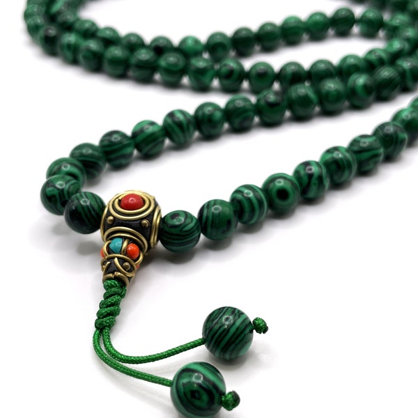 Grüner Malachitstein 8mm 108 Perlen Mala Halskette mit tibetischen Türkis-Zählern, Meditations-Mala Japa Mala, buddhistische Gebets-Mala