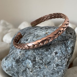 Solid 99.99% Pure Copper Adjustable Cuff Bracelet For Women & Men – Vintage Plum Blossom Design, Hypoallergenic, Gift Box Included