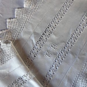 Vintage Linen Table Runner Monogram ER Crochet Lace Edge Antique Linen Runner Rustic Farmhouse Table Decor French Country Textile