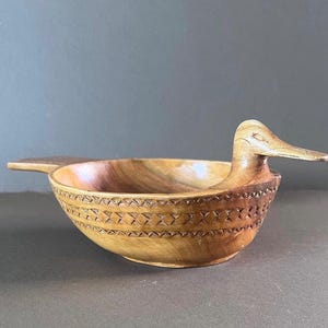 Hand Carved Wooden Bird Bowl: Rustic Folk Art Decor