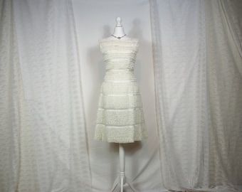 Incroyable 1960s Harrods mini robe en dentelle blanche