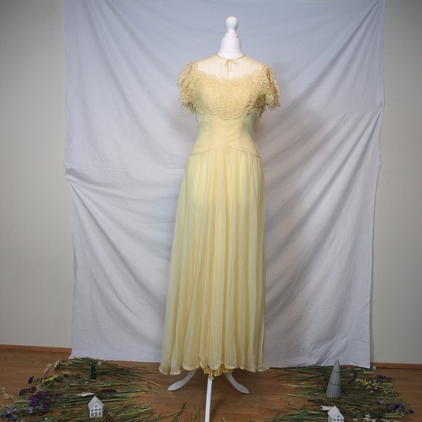 Beautiful 1950s pastel yellow Fred Perlberg maxi dress