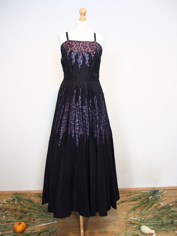 Gorgeous 1950s large black and lilac ball gown - image 3