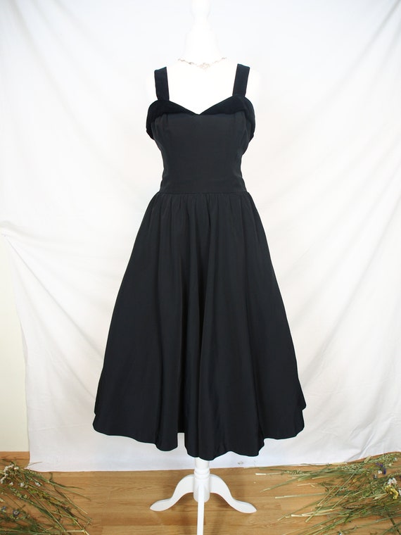 Fantastic 1950s New Look velvet dress - image 2