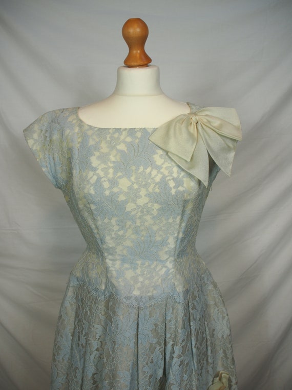 Gorgeous 1950s pale blue fit and flare dress - image 3