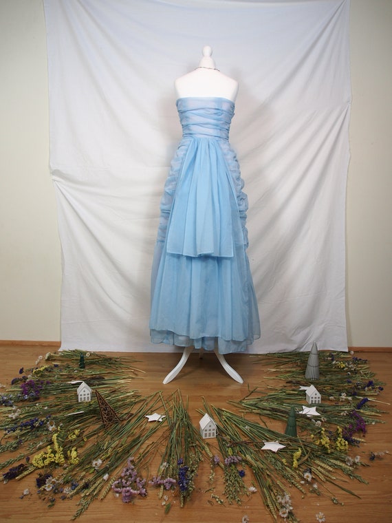 Breathtaking 1950s pastel blue bustier ball gown - image 4