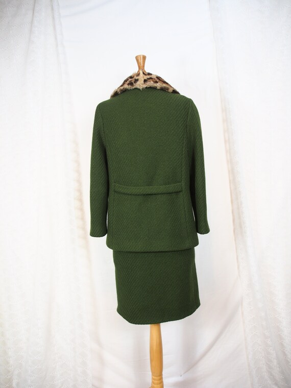 Beautiful 1950s green wool suit with fantastic ch… - image 5