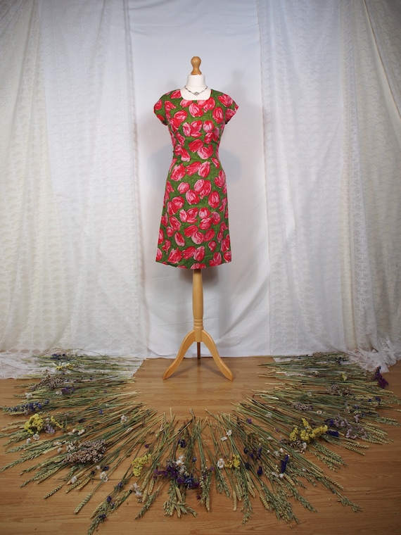 Amazing 1950s tulip floral wiggle dress! - image 1