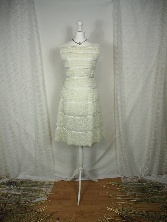 Amazing 1960s Harrods white lace mini dress - image 2