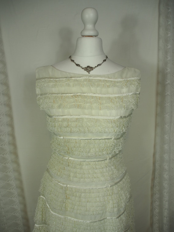 Amazing 1960s Harrods white lace mini dress - image 3