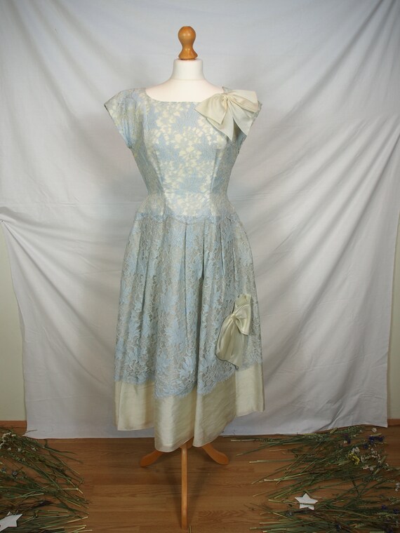 Gorgeous 1950s pale blue fit and flare dress - image 2