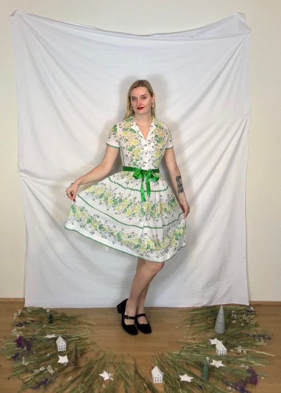 Stunning 1950s green floral shirt dress from 'Ric… - image 1