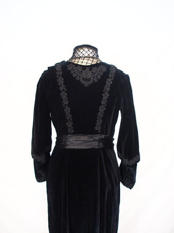 Fantastic black velvet dress with embroidery cric… - image 6