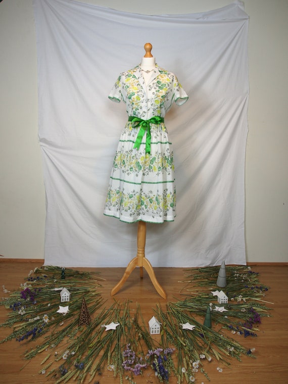 Stunning 1950s green floral shirt dress from 'Ric… - image 2