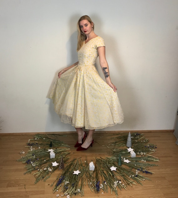Stunning 1950s Pale Yellow Velvet Fit and Flare Dress Small - Etsy